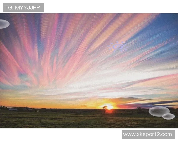 西部天空的色彩变幻与自然之美的深刻探索