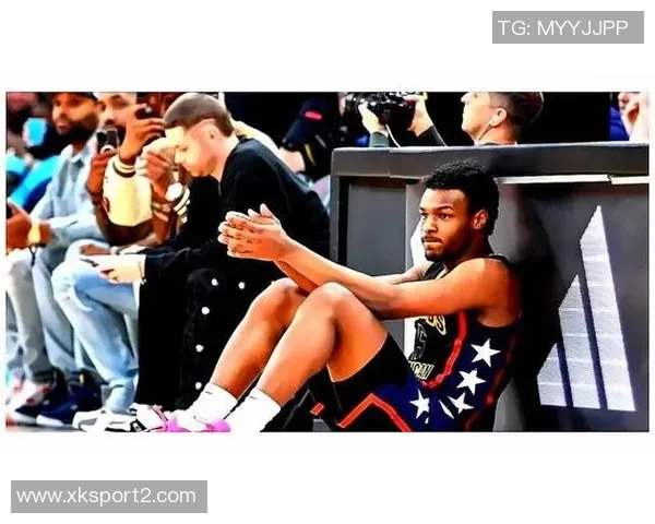 加兰赛季首秀表现平平26分钟贡献8分4助攻3失误需调整状态 加兰赛季首秀表现平平26分钟贡献8分4助攻3失误需调整状态